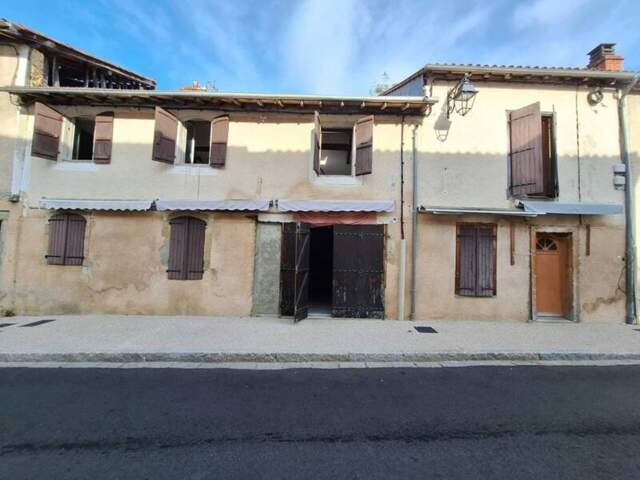 🏡 MARCIAC  MAISON DE VILLE AVEC LOCAL COMMERCIAL ET APPARTEMENT DUPLEX FORT POTENTIEL ! — photo du bien