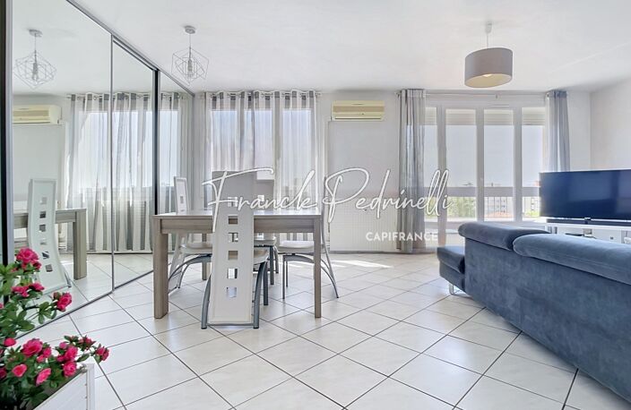 Coquet T3 74 m² Vue dégagée, avec Cave et parking VILLEURBANNE au portes de MONTCHAT — photo 3