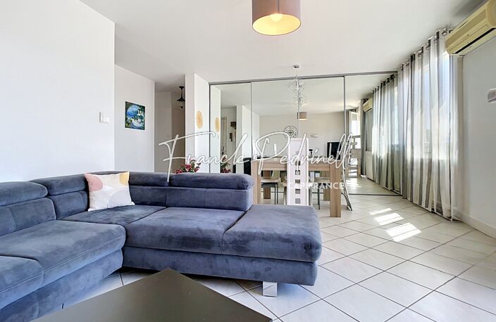 Coquet T3 74 m² Vue dégagée, avec Cave et parking VILLEURBANNE au portes de MONTCHAT — photo 4