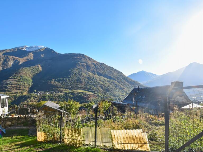 Sazos 65,  maison de village de 70 m² à rénover avec jardin et vue panoramique sur les montagnes ! — photo 1