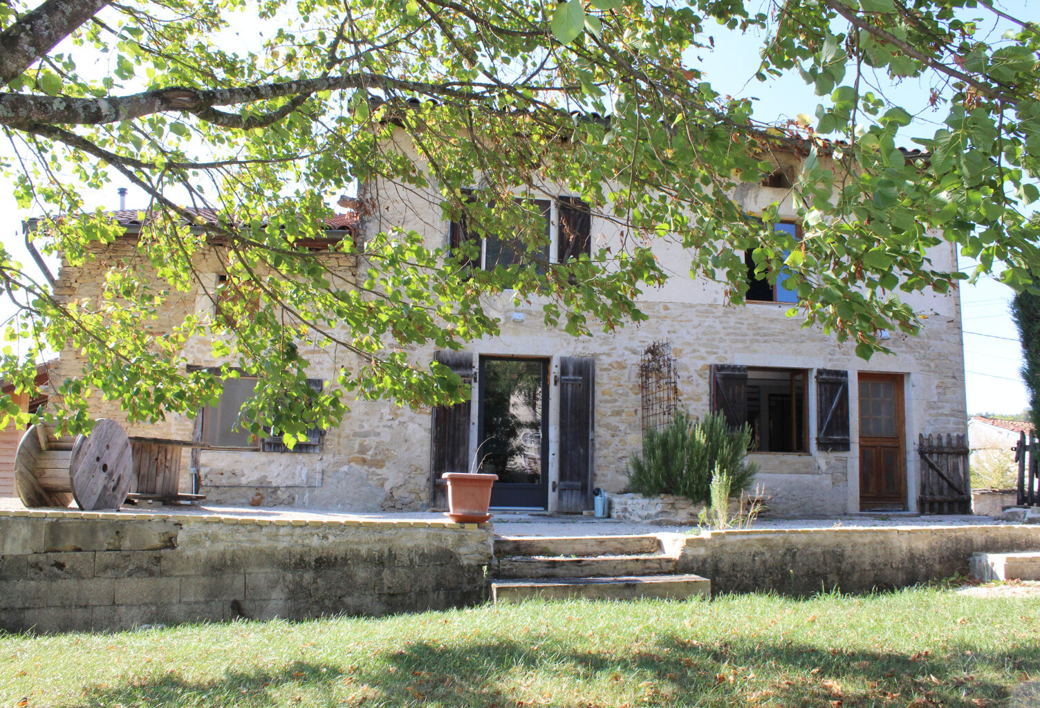 Maison à vendre 7 pièces - VAL SURAN (39) — photo 1
