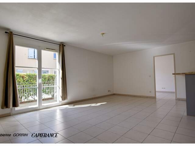 Appartement à vendre 2 pièces PERIGNY (17) Appartement en RDC avec terrasse privative close, place de parking sécurisé et local vélo — photo du bien