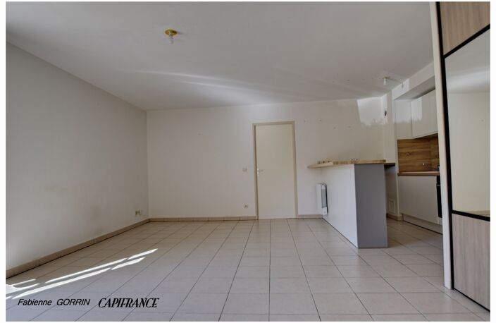 Appartement à vendre 2 pièces PERIGNY (17) Appartement en RDC avec terrasse privative close, place de parking sécurisé et local vélo — photo 2