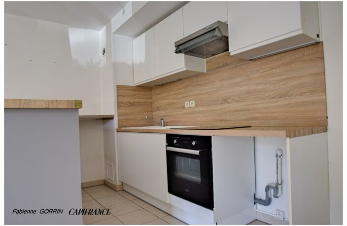 Appartement à vendre 2 pièces PERIGNY (17) Appartement en RDC avec terrasse privative close, place de parking sécurisé et local vélo — photo 4