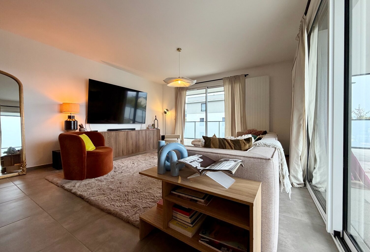 CRANVES-SALES – GRAND T3 DE 77 M² AVEC TERRASSE DE 47 M² EXPO SUD-OUEST — photo 1
