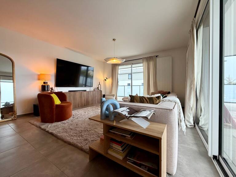 CRANVES-SALES – GRAND T3 DE 77 M² AVEC TERRASSE DE 47 M² EXPO SUD-OUEST — photo 1