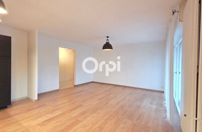 T3 lumineux de 70 m² avec balcon SUD, parking & cave — Résidence calme — photo 4