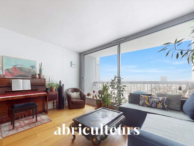 Appartement lumineux avec vue dégagée en vente à Paris 19ème 75019 — photo du bien