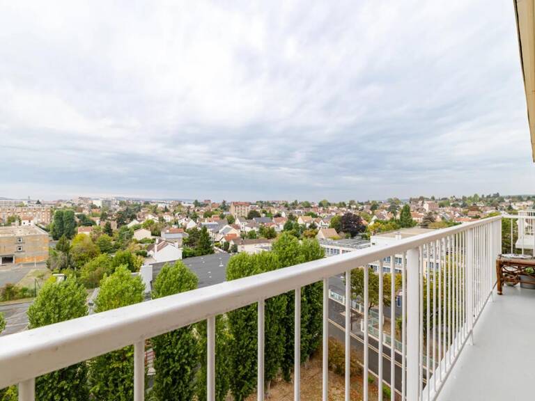 Appartement de 4 pièces de 77 m² à Deuil-la-Barre — photo 1
