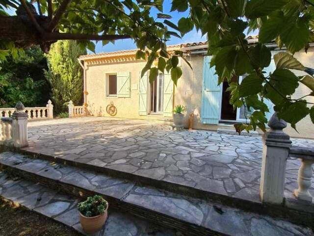 Maison À Vendre de 100 m² sur un terrain de 1130 m² — photo du bien