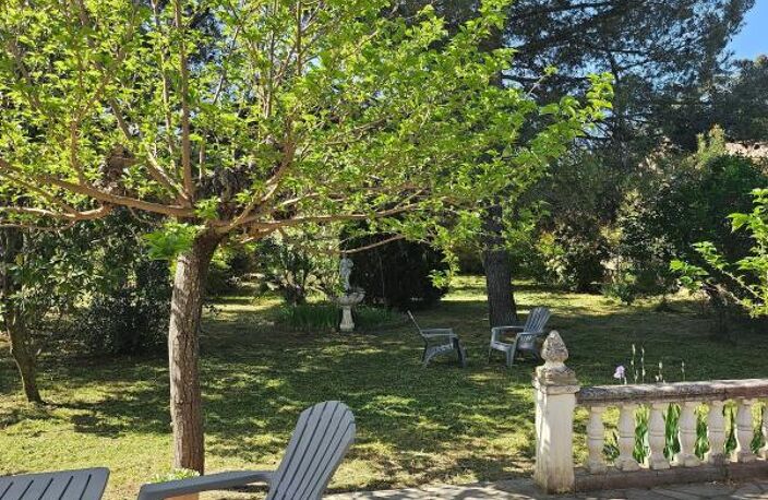 Maison À Vendre de 100 m² sur un terrain de 1130 m² — photo 2