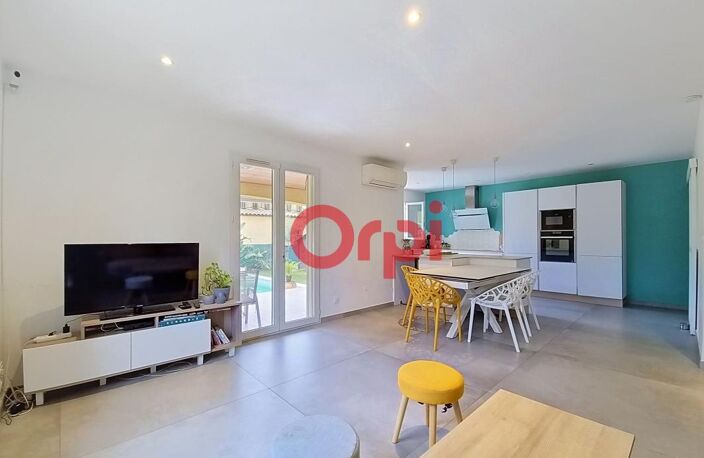 Maison À Vendre T4 DE 92M² SUR 550M²  DE TERRAIN AVEC PISCINE ET TERRAIN DE PETANQUES — photo 2