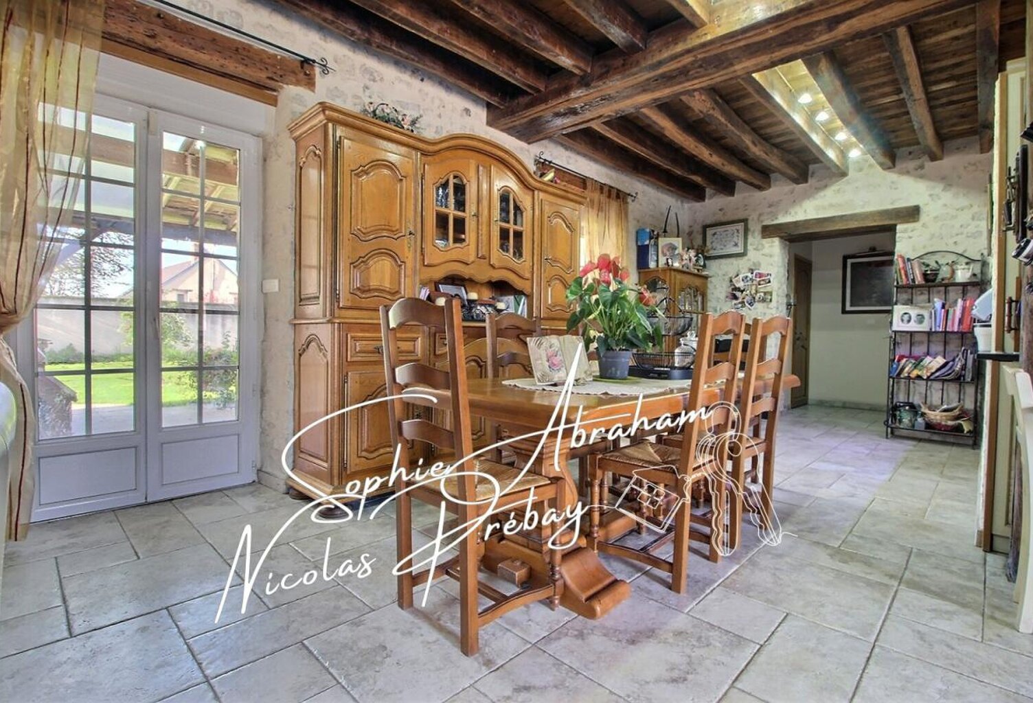 Charme de la pierre & rénovation de qualité ? Maison familiale proche de Toury — photo 1