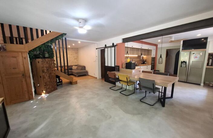 Villa  sur deux niveaux de 206 M2 sur un terrain de 1534 M2 — photo 3
