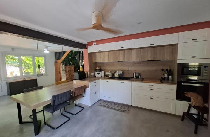 Villa  sur deux niveaux de 206 M2 sur un terrain de 1534 M2 — photo 5