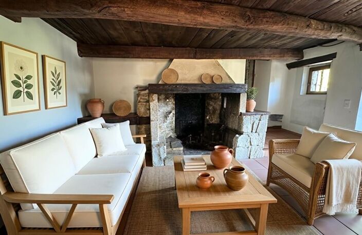 ARDÈCHE - AUTHENTIQUE MAISON EN PIERRE  AVEC 2 RUINES — photo 5