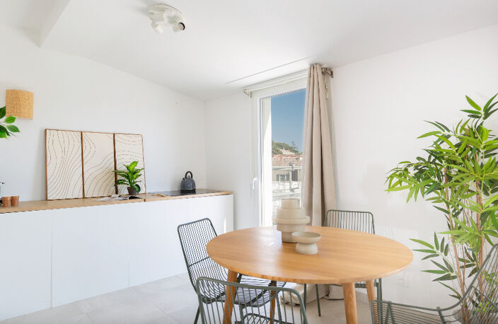 T4 lumineux avec grande terrasse et vue dégagée, La Londe-les-Maures 509 800 — photo 4