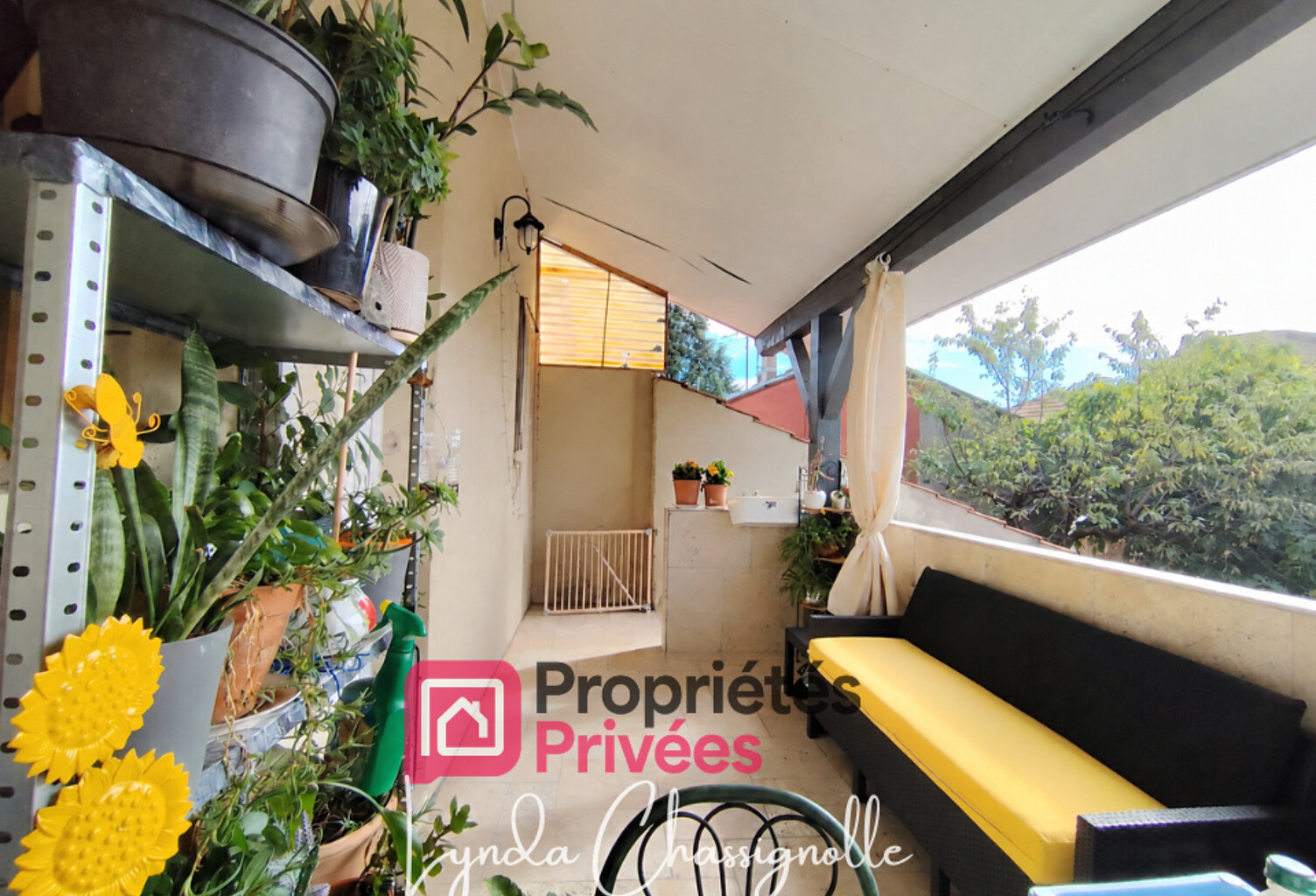Immeuble composé de deux appartements et d'une maison de ville — photo 1