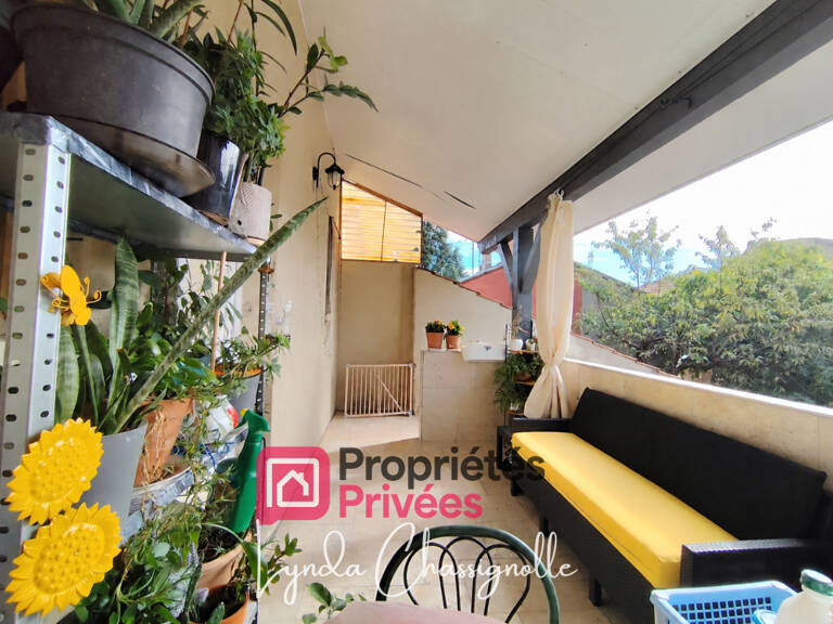 Immeuble composé de deux appartements et d'une maison de ville — photo 1