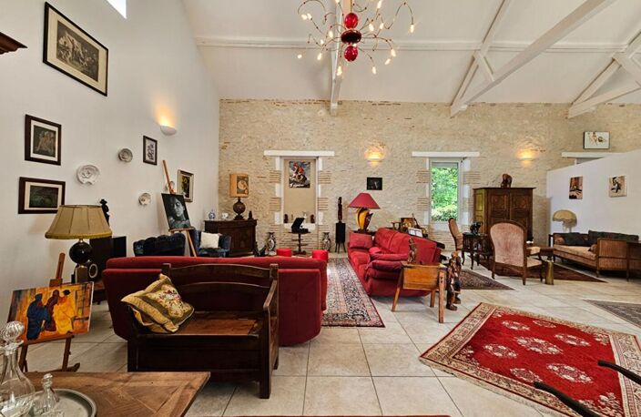 Maison de caractère en pierre 350 m² - 4 chambres - piscine chauffée - parc 3500 m² — photo 3