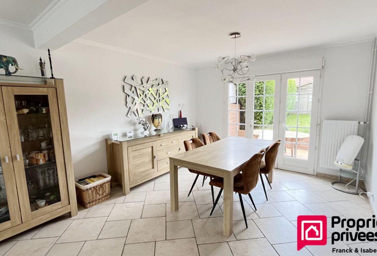 NOUVEAUTÉ ? UNE MAISON FAMILIALE AUX BEAUX VOLUMES, AVEC JARDIN PLEIN SUD ! — photo 1