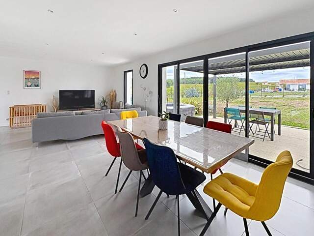EXCLUSIVITE Maison  de plain pied à 5 mn de PONS 17800 5 pièce(s) 128 m2 — photo du bien
