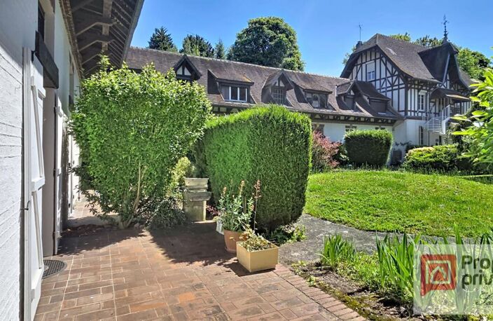 Maison de charme avec terrasse et beau potentiel — photo 2