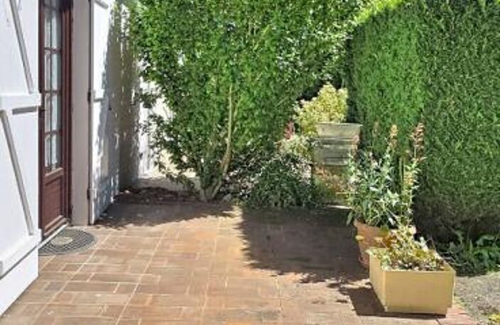 Maison de charme avec terrasse et beau potentiel — photo 4