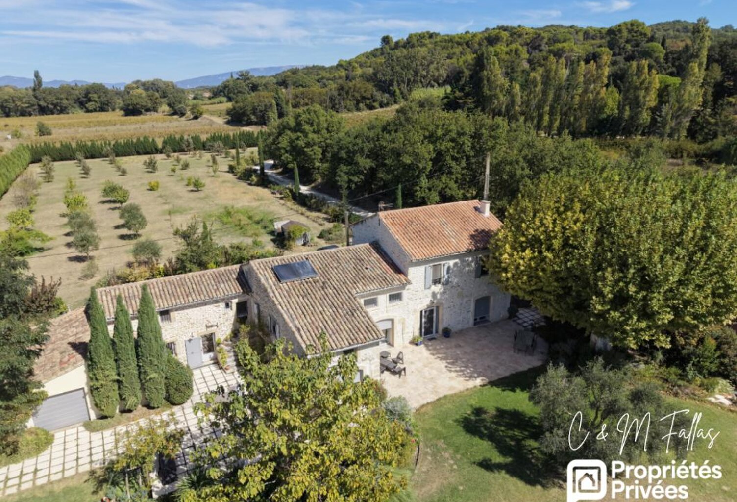 Le charme d'un mas provençal... le confort d'une demeure contemporaine — photo 1