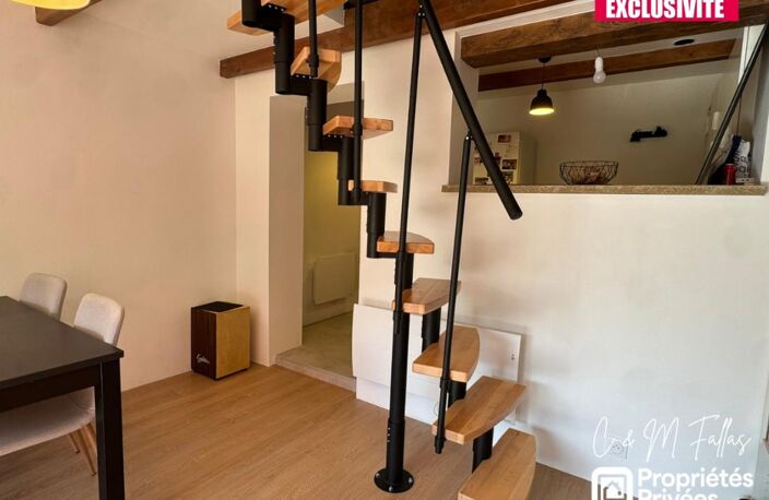 Ensemble immobilier avec appartement rénové - TRAVAILLAN - 220m² — photo 2