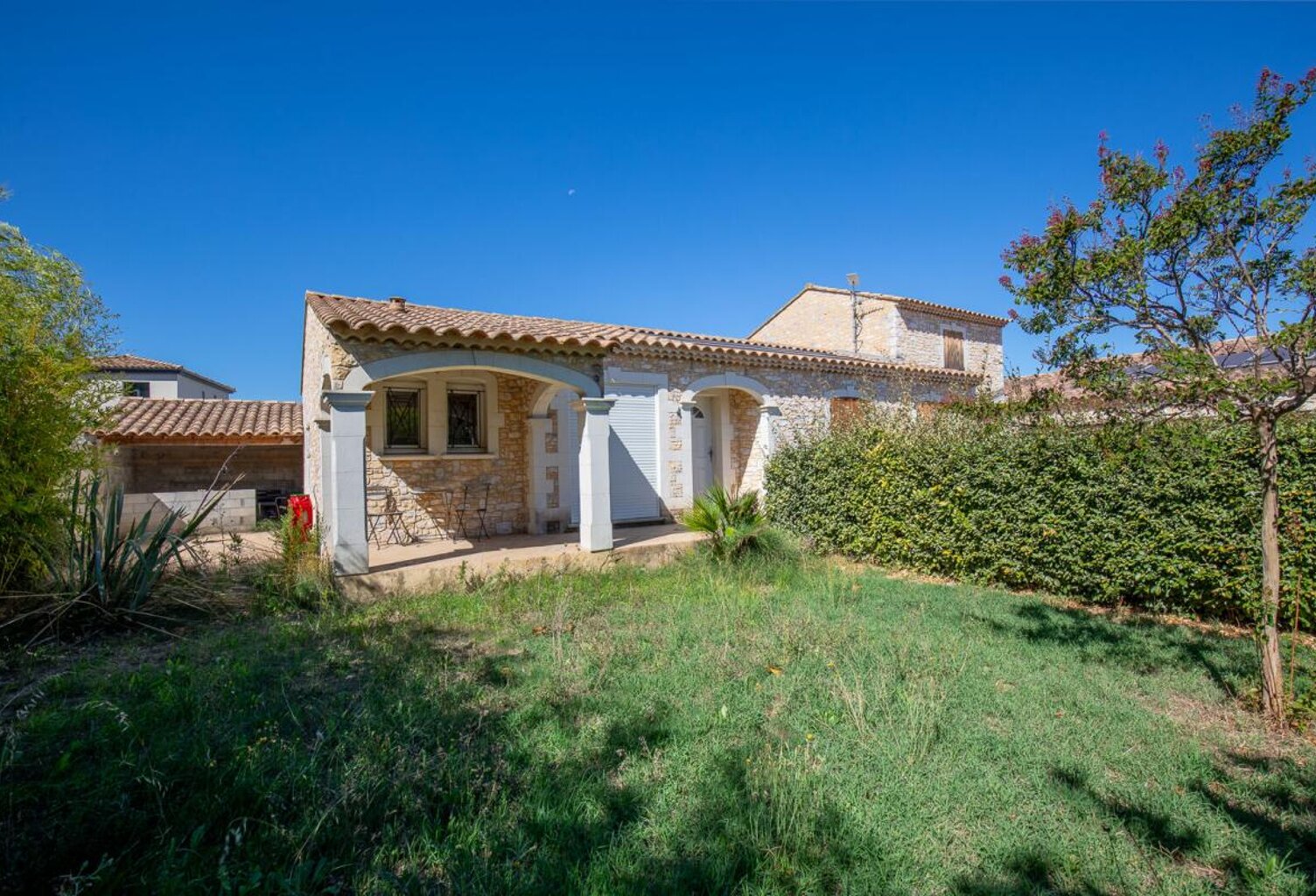 30126 Saint Laurent Des Arbres, calme,  2   jolies villas 15 pièces,  sur un terrain de 1050m2 — photo 1