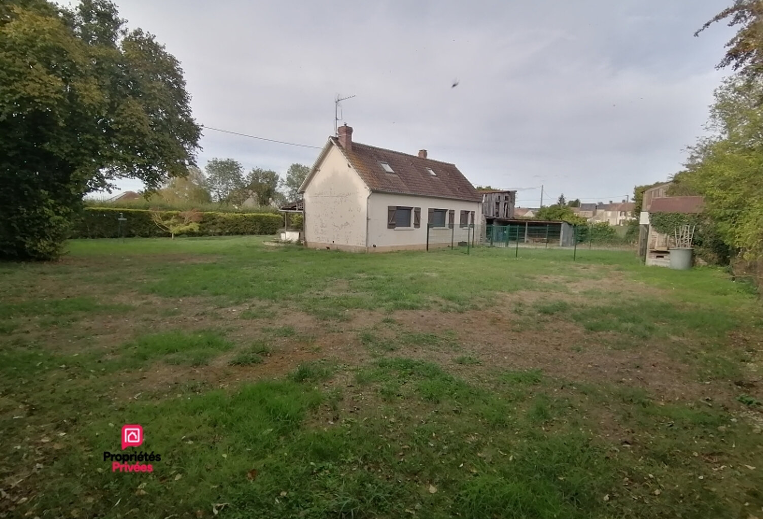 TRUN (61160) maison   5 pièces,  103  m2 environ,  4 chambres, 1 bureau  PRIX  146 000 honoraires 4,29% inclus à la charge de l'acquéreur, soit 140 000 hors honoraires — photo 1