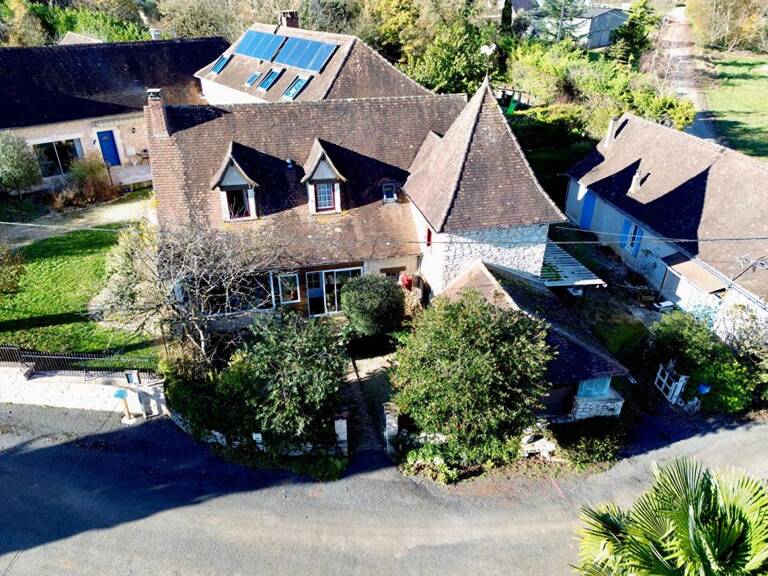 Maison de caractère à Coulaures de 105 m² — photo 1