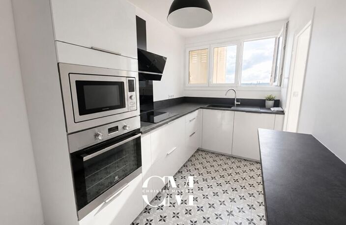 Appartement Bordeaux 4 pièces Fondaudége dernier étage parking cave 69 m2 — photo 3