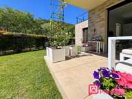 ÈZE VILLAGE : T4 avec jardin privatif, aperçu mer et garage — photo 2