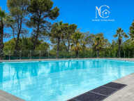 À VENDRE - Beau 2 pièces de 53 m² avec grande terrasse, PISCINE et parking — photo 4