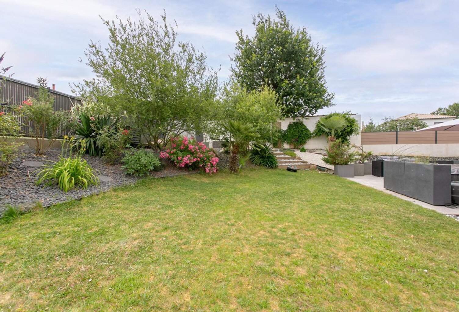 Maison Mouzillon 6 P . 4 Chs . Bureau . 138.77 M² . T 681 M² . Garage . Terrasse . Balcon — photo 1
