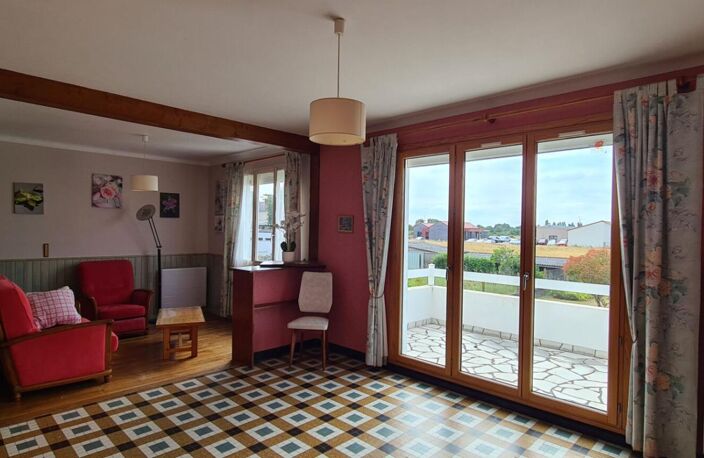 Terrain + Maison Gorges 4 P . 3 Chs . 84.1 M² . T 719 M² . Balcon . Garage . Sous sol — photo 2
