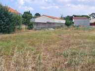 Terrain constructible La Chapelle Heulin 621 M² avec abri de jardin (17 M²) et préau (14 M²) — photo 3