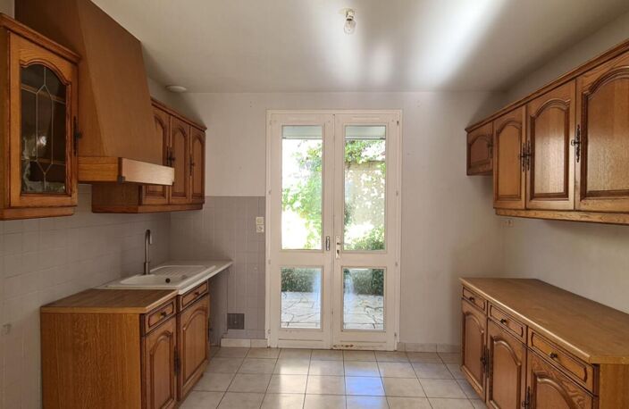 Maison Clisson 5 P . 3 Chs . Bureau . 81.29 M² . T 377 M² . Terrasse . Garage — photo 4