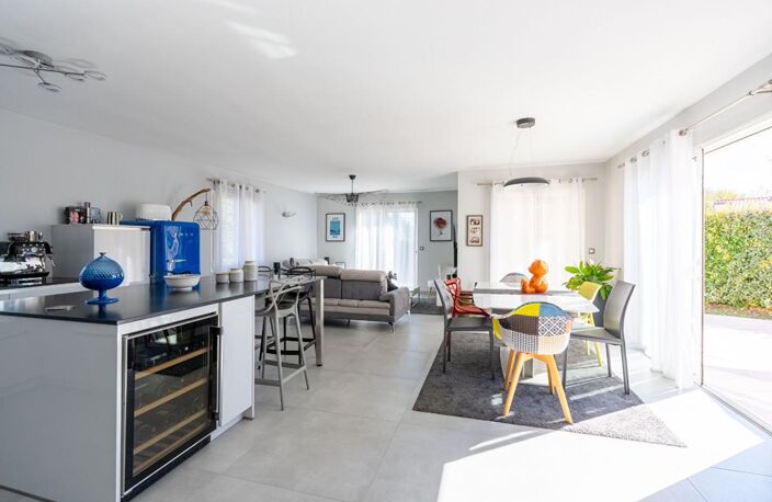 Maison Gorges 5 P . 4 Chs . 121.85 M² . T 883 M² . Garage . Piscine . Terrasses . Abri voiture — photo 4