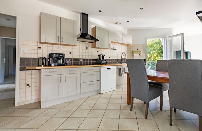 Maison Gorges 6 P . 4 Chs . Bureau . 126.3 M² . Double garages . T 932 M² . Terrasse . Abri jardin — photo 5