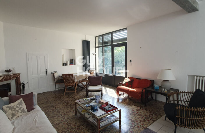Maison d'exception avec garages, cave, local indépendant et parc arboré — photo 3