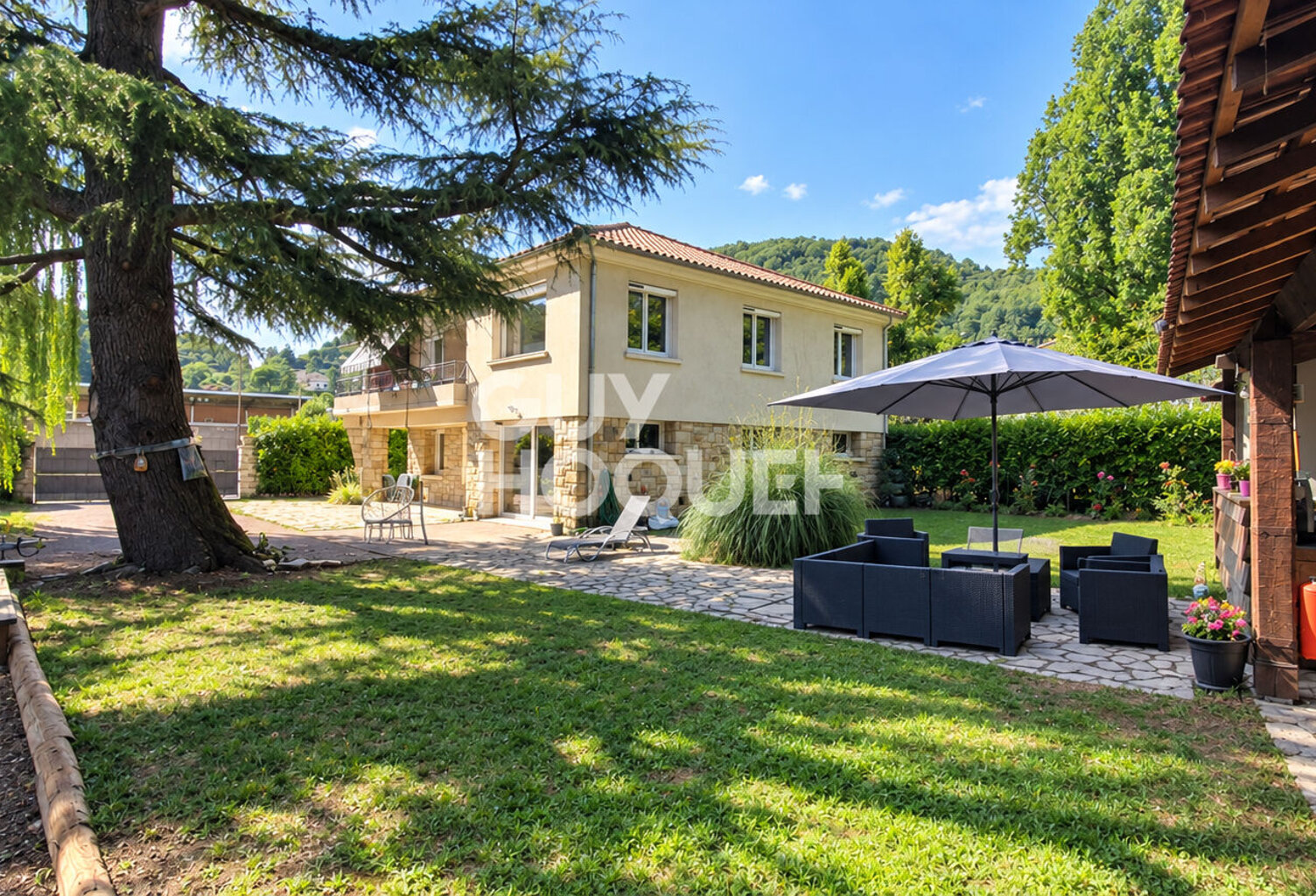 Maison d'exception à Vals les Bains de 190 m²  aux multiples possibilités — photo 1