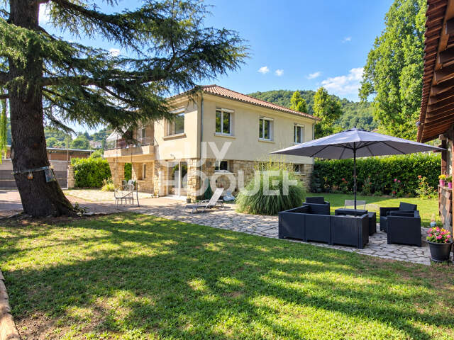 Maison d'exception à Vals les Bains de 190 m²  aux multiples possibilités — photo du bien