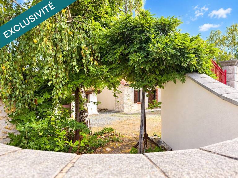PROPRIETE D EXEPTION AVEC MOULIN A EAU, MAISON, BOURRINE ET GRANGE AVEC 6 HECTARES — photo 1