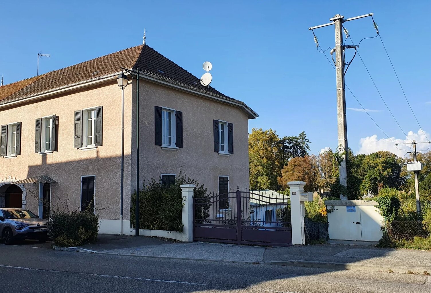 Maison bourgeoise  avec atelier centre de Corbelin — photo 1