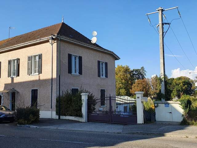 Maison bourgeoise  avec atelier centre de Corbelin — photo du bien