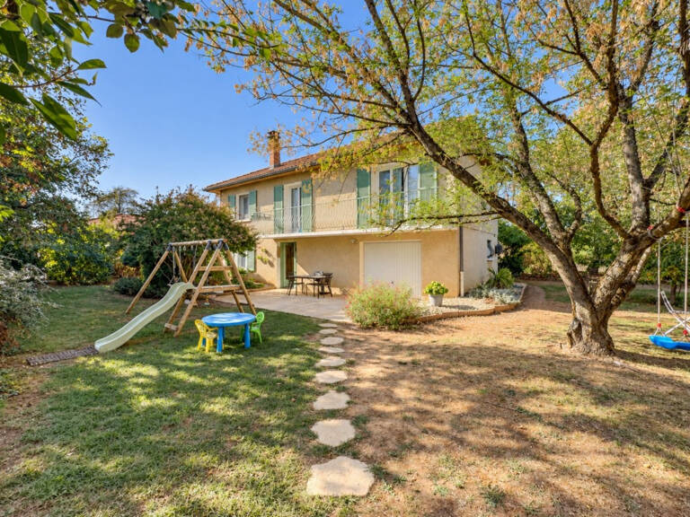 01150 BLYES   Maison 4 chambres, sous-sol complet et jardin — photo 1