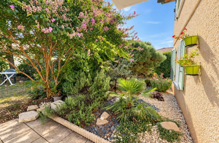 01150 BLYES   Maison 4 chambres, sous-sol complet et jardin — photo 3